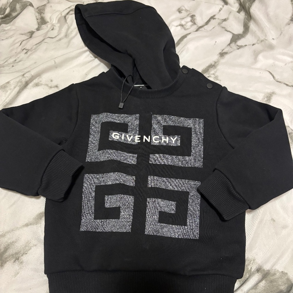 Givency sweather